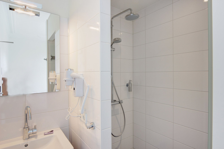 Bathroom 3, Loskade 45, Middelburg