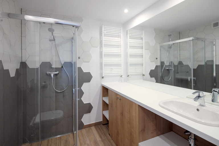 Bathroom 5, Blu Apartments, Koszalin