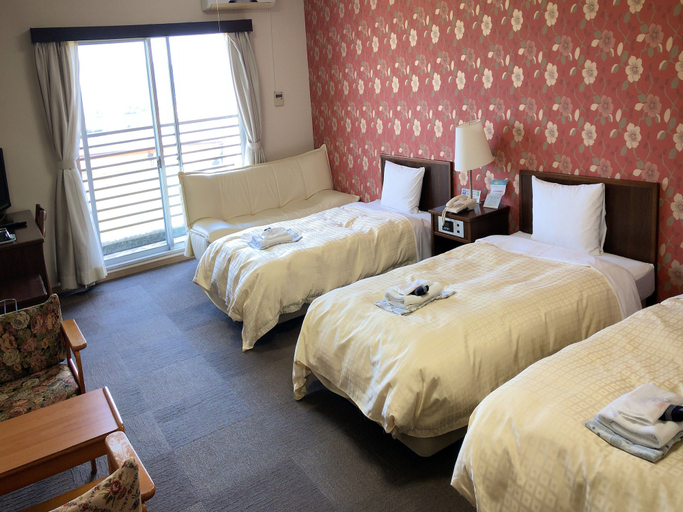 Bedroom 3, Harazuru Grand Sky Hotel, Ukiha