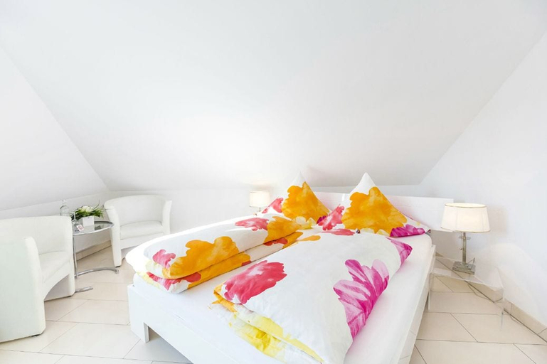 Bedroom 2, Hotel Villa Falkenberg, Düsseldorf