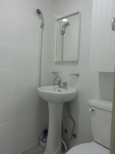 Bathroom 3, Daon House, Buk