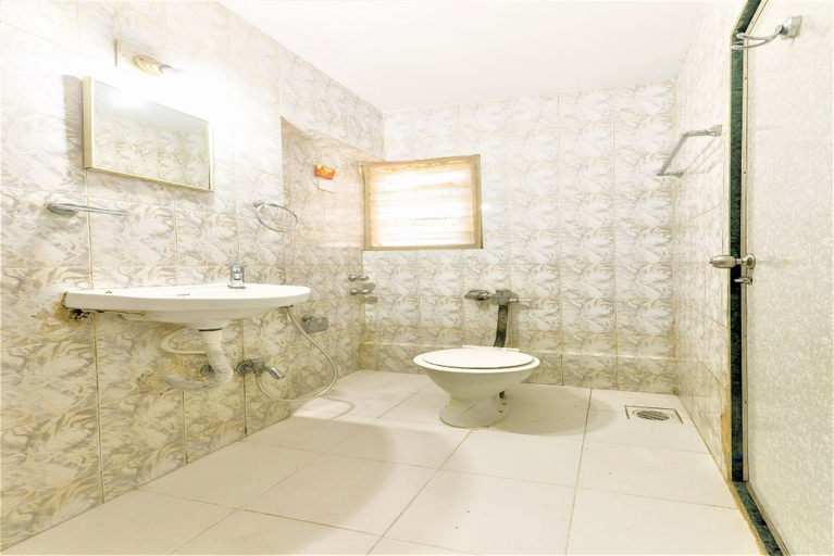Bathroom 4, Hotel Aircraft International, Mumbai Suburban
