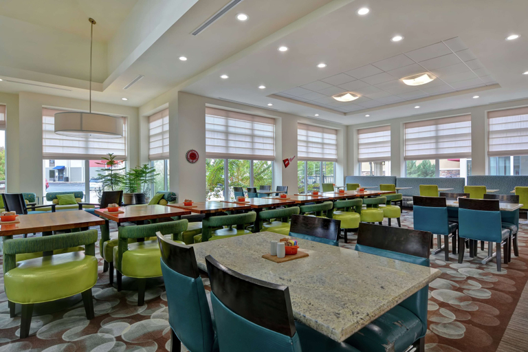 Food & Drinks 5, Hilton Garden Inn Fayettevile, Washington