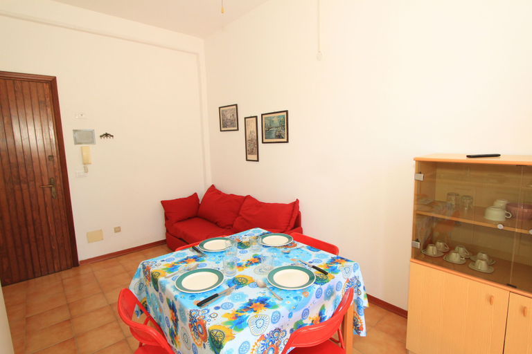 Bedroom 2, Tre Stelle apartments, Ferrara
