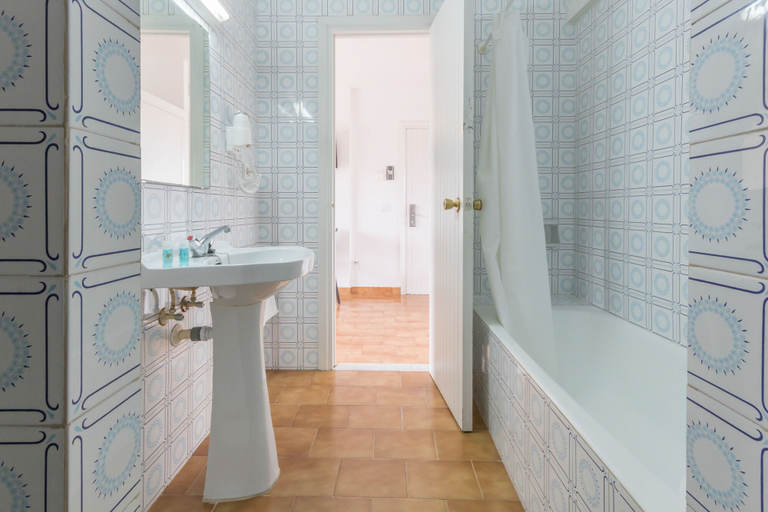 Bathroom 3, Orosol Apartments by Typic Hotels, Baleares