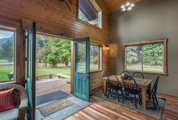 Others 5, Icicle Creek Lodge, Chelan