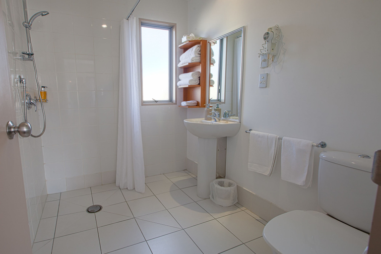 Bathroom 4, Riccarton Motor Lodge, Christchurch