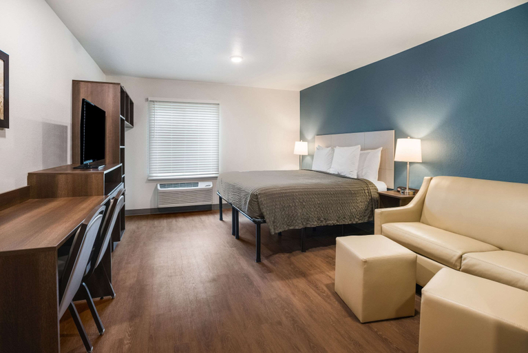 Bedroom 3, WoodSpring Suites Sulphur - Lake Charles, Calcasieu