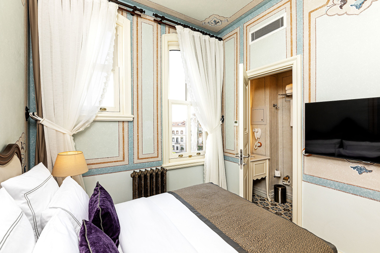 Bedroom 3, Meroddi Barnathan Hotel, Beyoğlu
