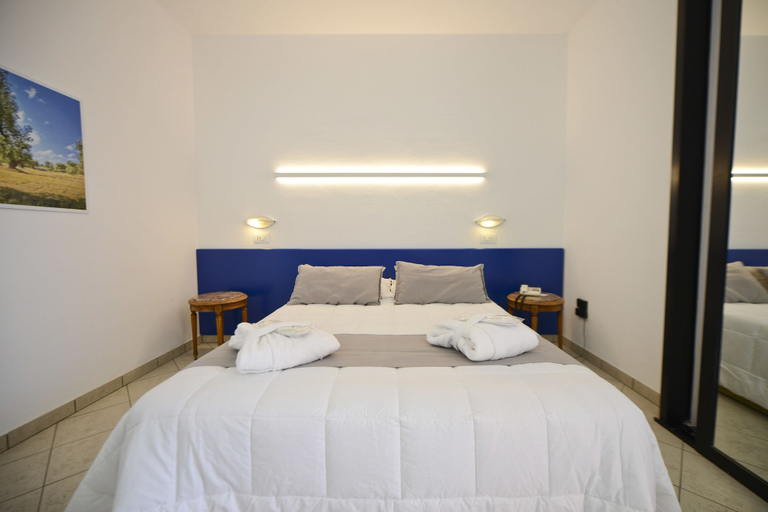 Bedroom 3, Grand Hotel Masseria Santa Lucia, Brindisi