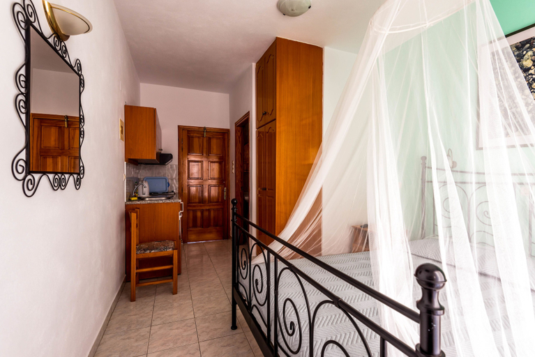 Others 5, Balaskas Hotel, South Aegean