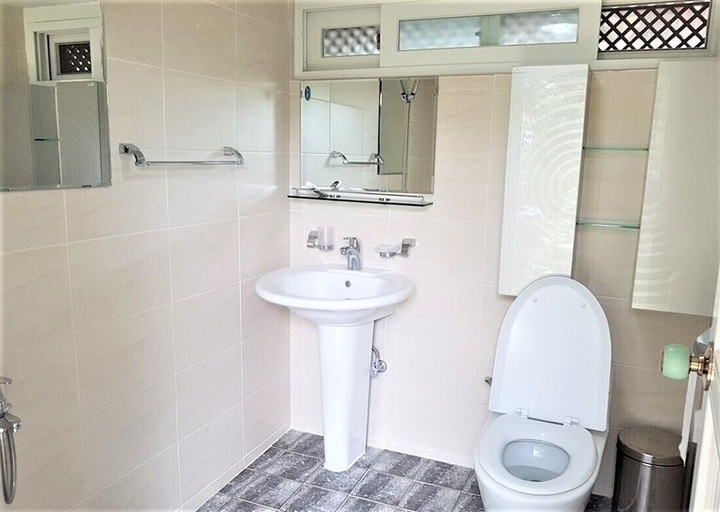 Bathroom 5, Tohyang Gotaek, Bonghwa