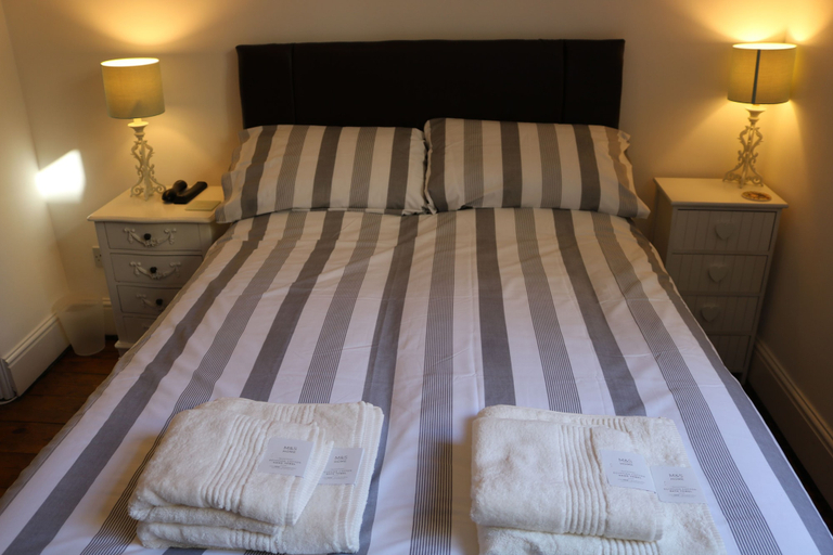 Bedroom 3, Luxury Victorian Garden Apartment, Bristol