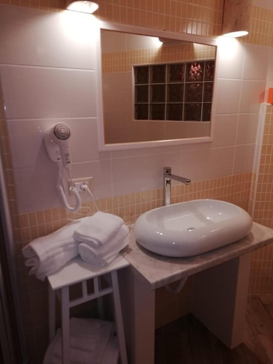 Bathroom 4, Le Donne di Giannino, Cosenza