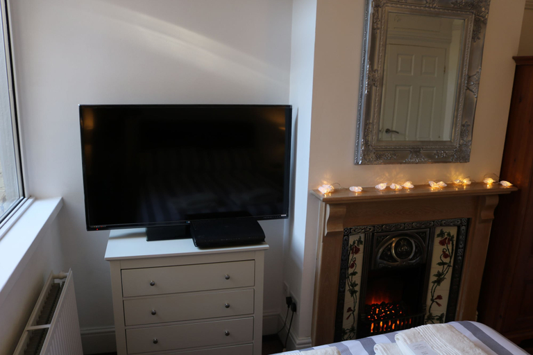 Bedroom 4, Luxury Victorian Garden Apartment, Bristol