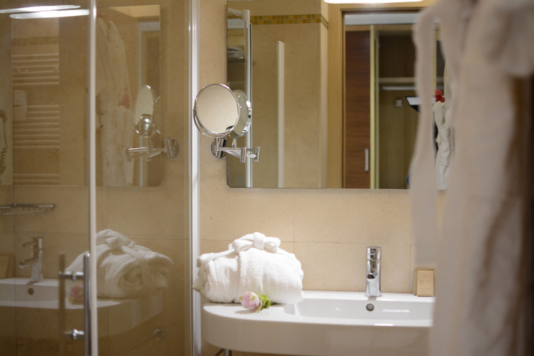 Bathroom 5, Hotel Vittoria Resort Pool & Spa, Lecce