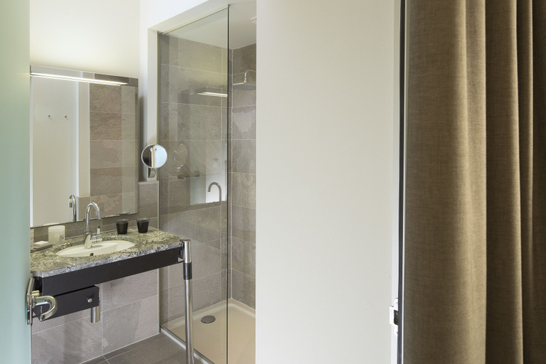 Bathroom 4, Hôtel Le Colombier, Haut-Rhin