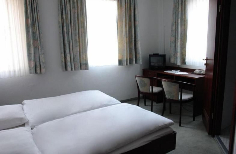 Bedroom 5, Hotel Filoxenia, Stuttgart