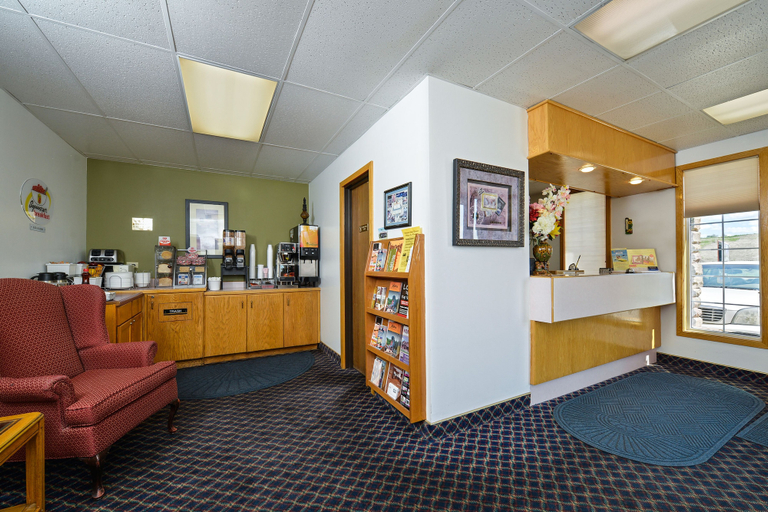Food & Drinks 5, Super 8 by Wyndham Minot Airport, Ward