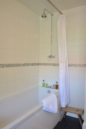 Bathroom 3, The Dolphin Inn, Suffolk