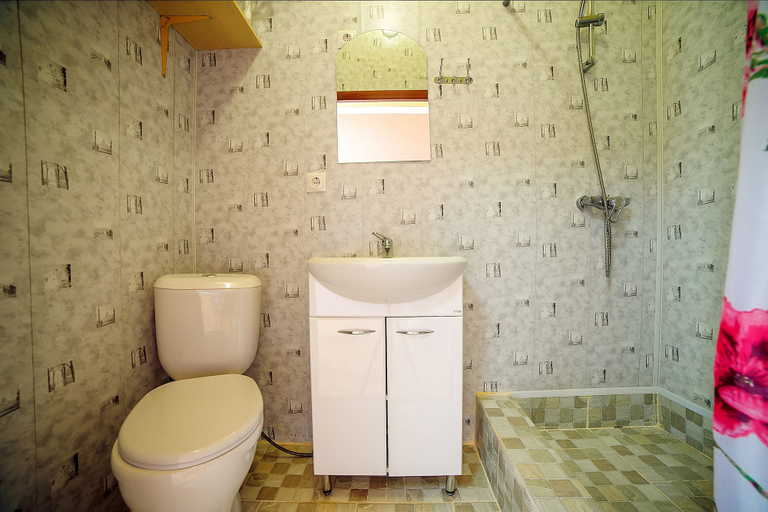 Bathroom, Green Zone, Gelendzhik gorsovet