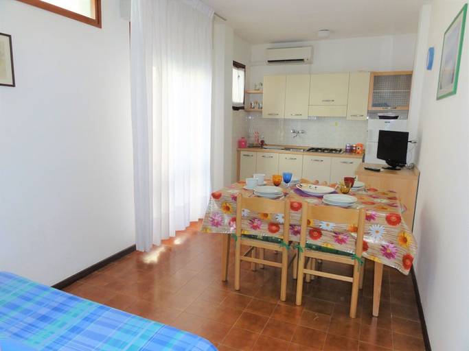 In-room dining 4, Condominio Diana Est, Venezia