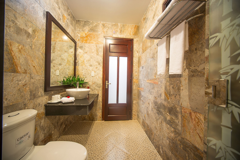 Bathroom 5, Pham Gia Boutique Villa, Da Nang