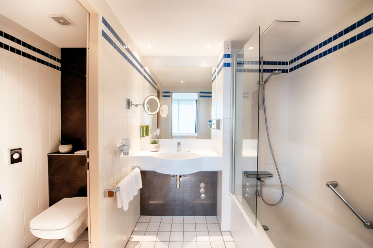 Bathroom 5, Welcome Hotel Wesel, Wesel