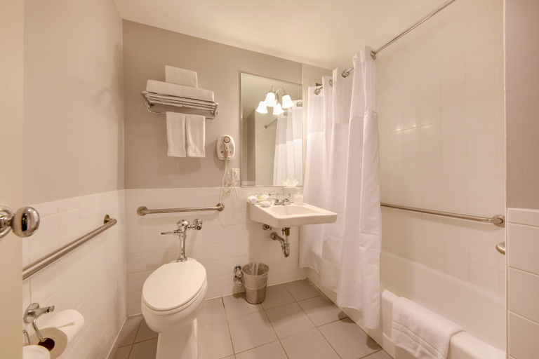Bathroom 5, The Andrew Hotel, Nassau