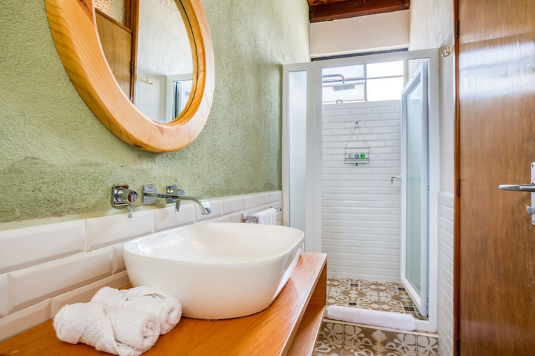 Bathroom, Socialtel Atitlan, Panajachel