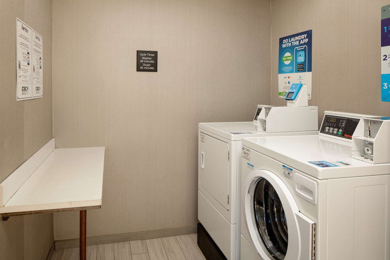 Bathroom 4, Hampton Inn & Suites Nashville-Airport, Davidson