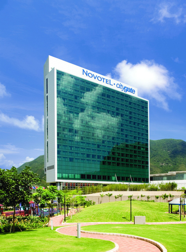 Exterior & Views 7