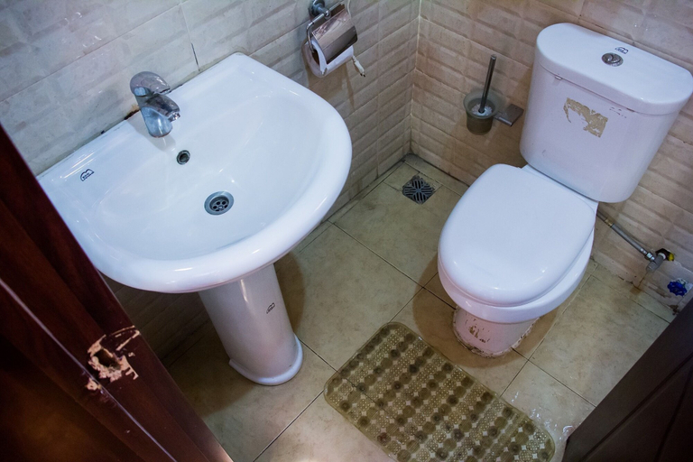 Bathroom 4, Downtown Royal Hotel, Kosofe