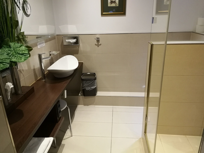 Bathroom 4, Hotel An der Philharmonie, Köln