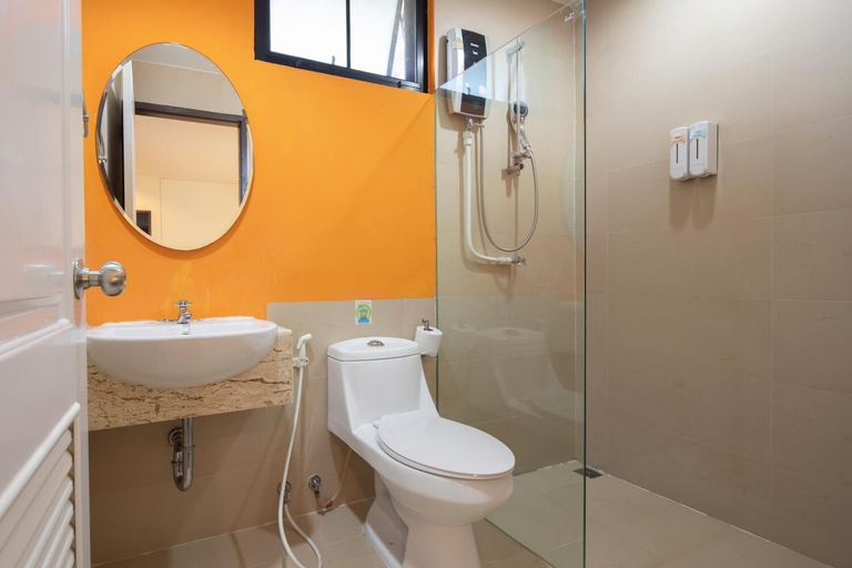 Bathroom 5, At Border, Aranyaprathet