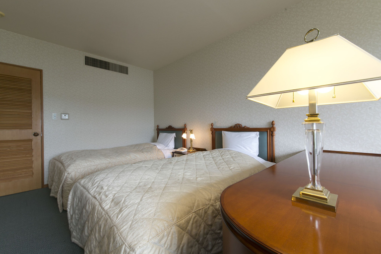 Bedroom 3, Skypark Hotel In Kurumayama, Chino