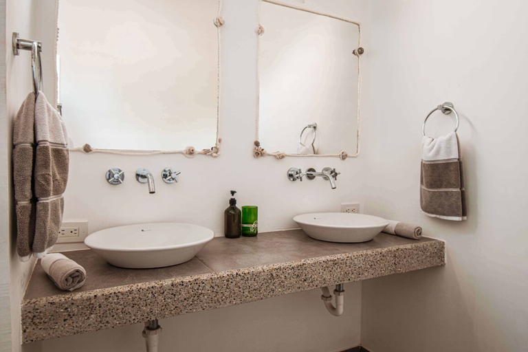 Bathroom 3, Sandy Feet House, Isabela