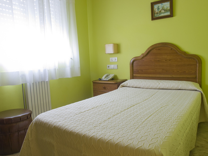 Bedroom 4, Hotel Marcial, A Coruña