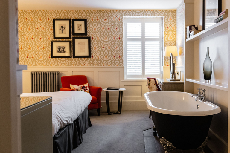 Bathroom 5, Didsbury House Hotel, Manchester