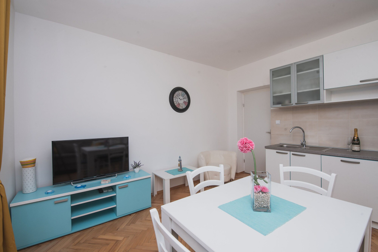 Others 5, Apartments by the Sea Semy, Novalja
