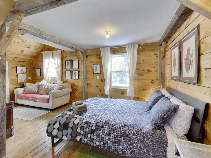 Bedroom 3, Historical Stockdale Mill, Hastings