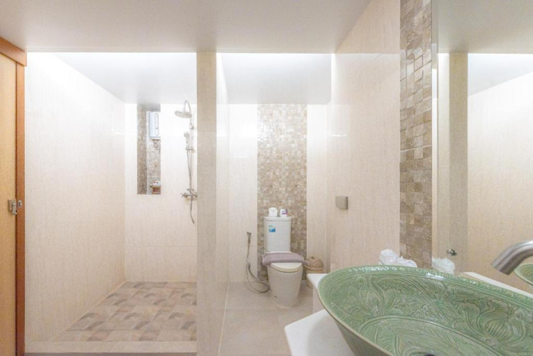Bathroom 5, Nonthaburi Palace, Muang Nonthaburi