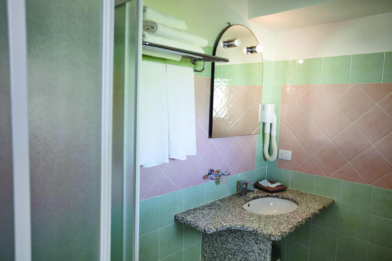 Bathroom 5, Hotel Cala Mirto, Nuoro