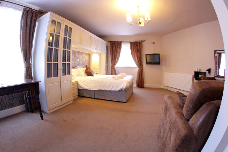 Bedroom 2, White Hart, Andover by Marston's Inns, Hampshire