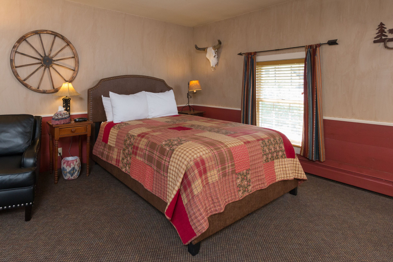 Bedroom 2, Munro House B And B, Hillsdale