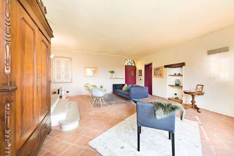 Others 4, Villa Langhe, Cuneo