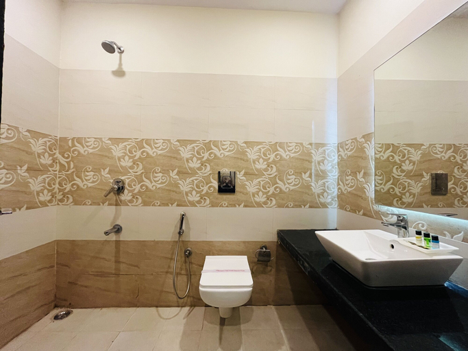 Bathroom 4, Hotel City Heritage Haridwar, Hardwar
