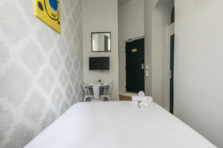 Bedroom 4, WS Opera - Vendome, Paris