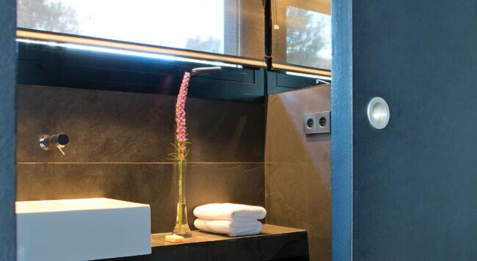Bathroom 4, Consolacion, Teruel