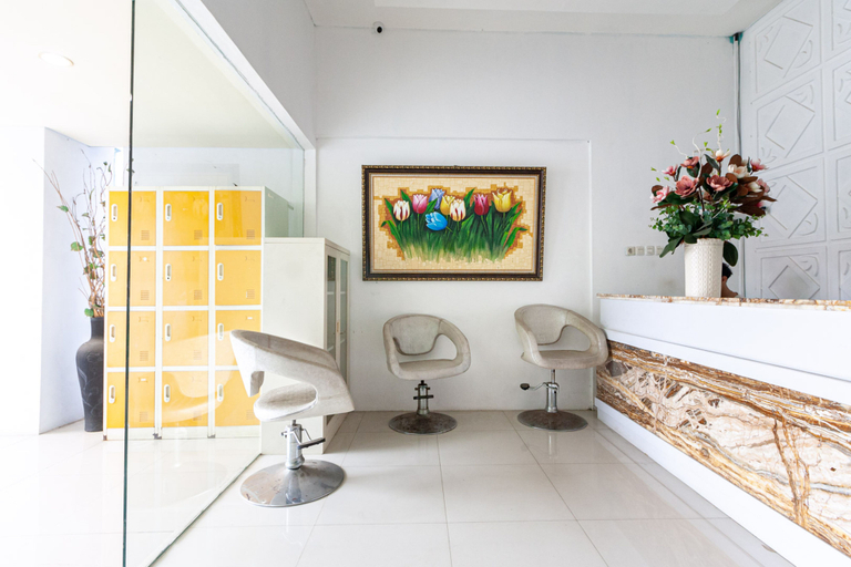 Bathroom 3, Urbanview Daniela Jambi by RedDoorz, Jambi